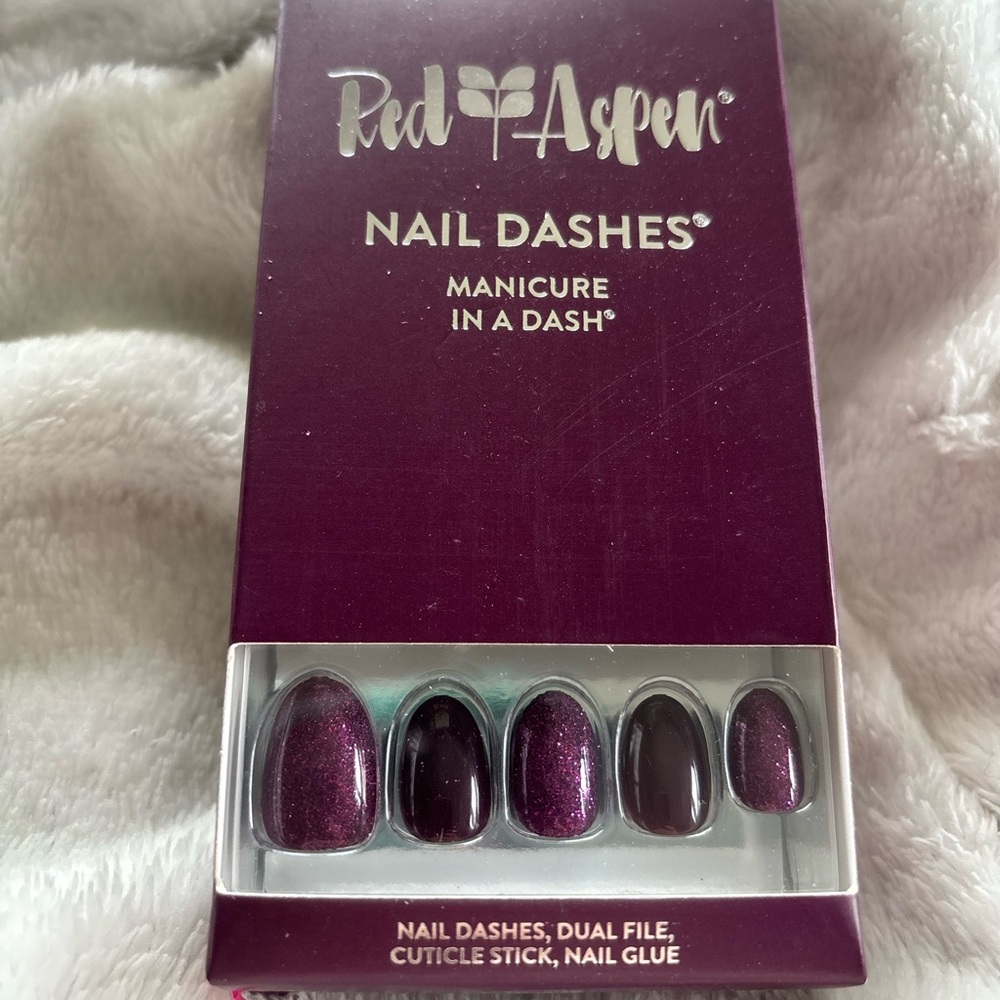 Red Aspen Nail Dashes - cardigan season Carla